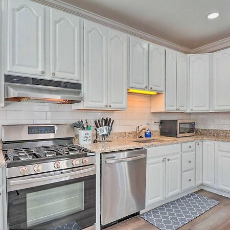 Baltimore Abode, Walk To Cross Street Market! المظهر الخارجي الصورة